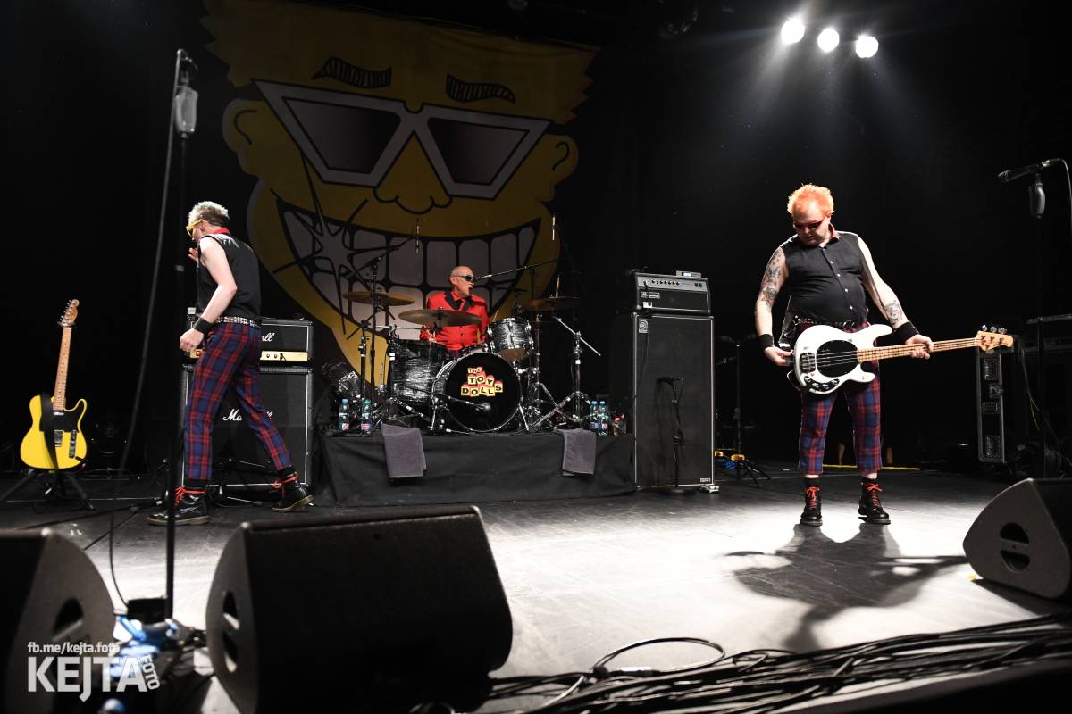 Punkoví Toy Dolls zaplnili pražské Divadlo Archa