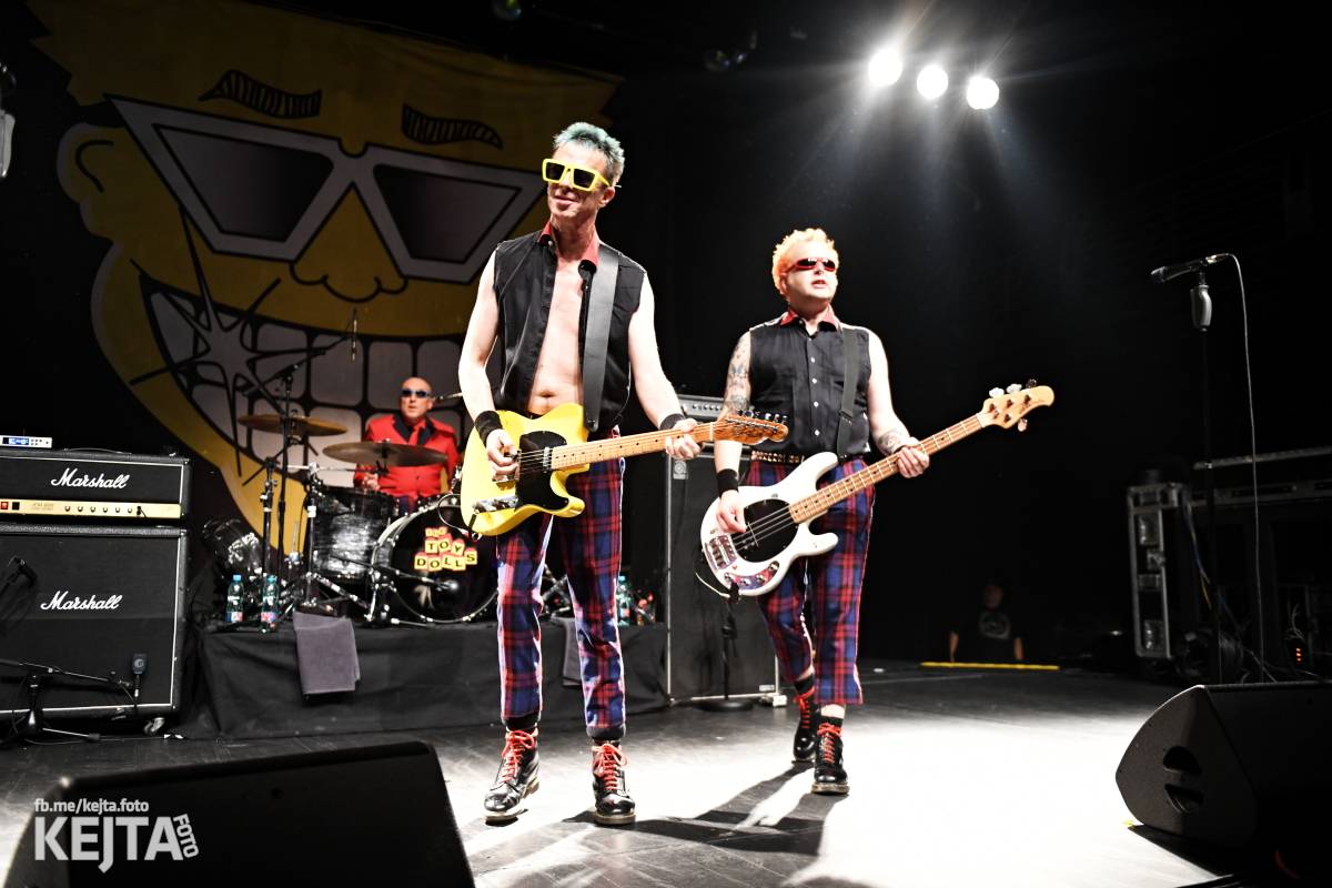 Punkoví Toy Dolls zaplnili pražské Divadlo Archa