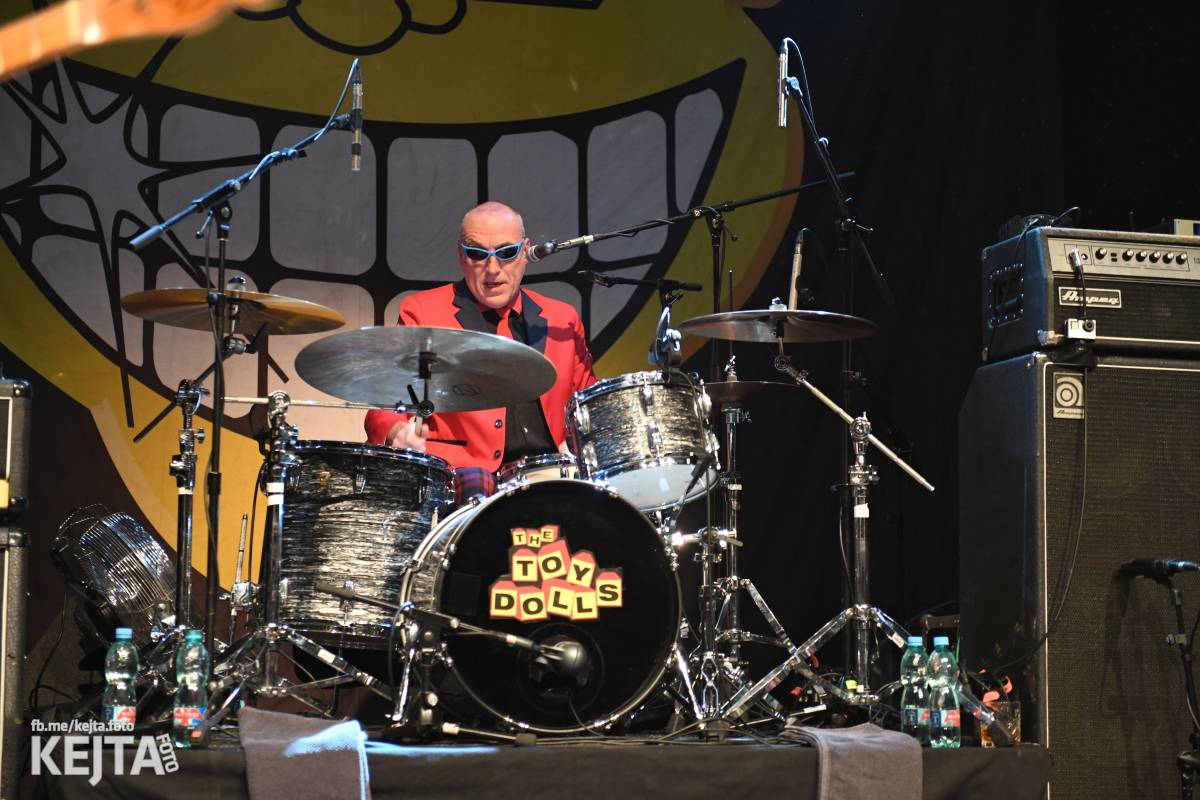 Punkoví Toy Dolls zaplnili pražské Divadlo Archa