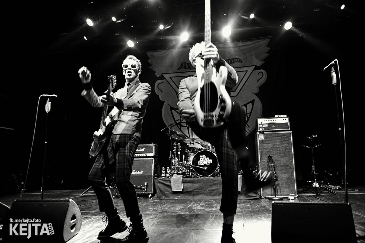 Punkoví Toy Dolls zaplnili pražské Divadlo Archa
