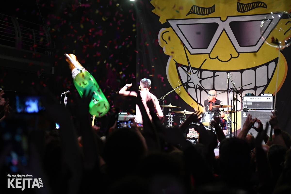 Punkoví Toy Dolls zaplnili pražské Divadlo Archa