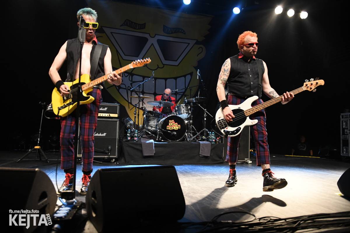 Punkoví Toy Dolls zaplnili pražské Divadlo Archa