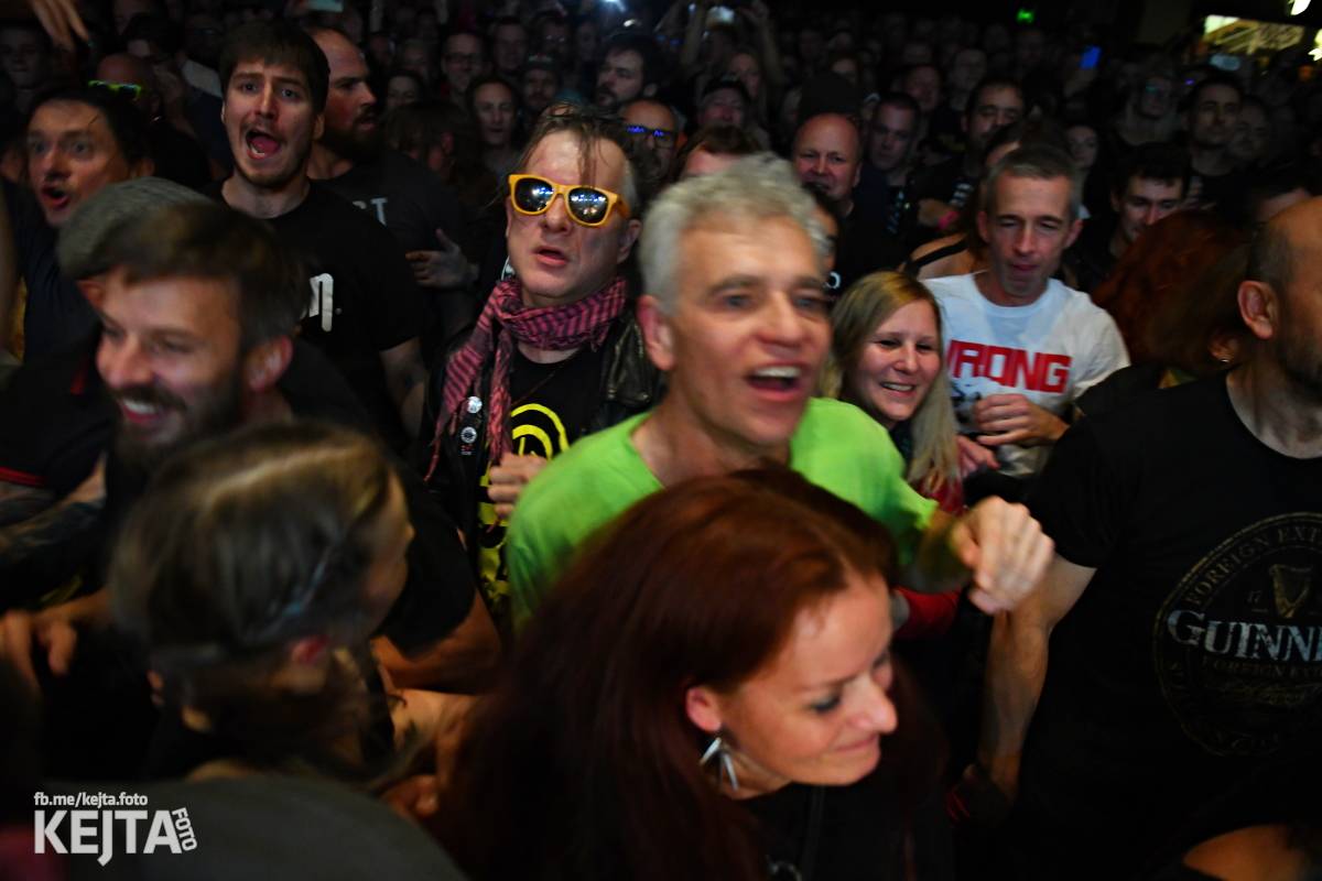 Punkoví Toy Dolls zaplnili pražské Divadlo Archa