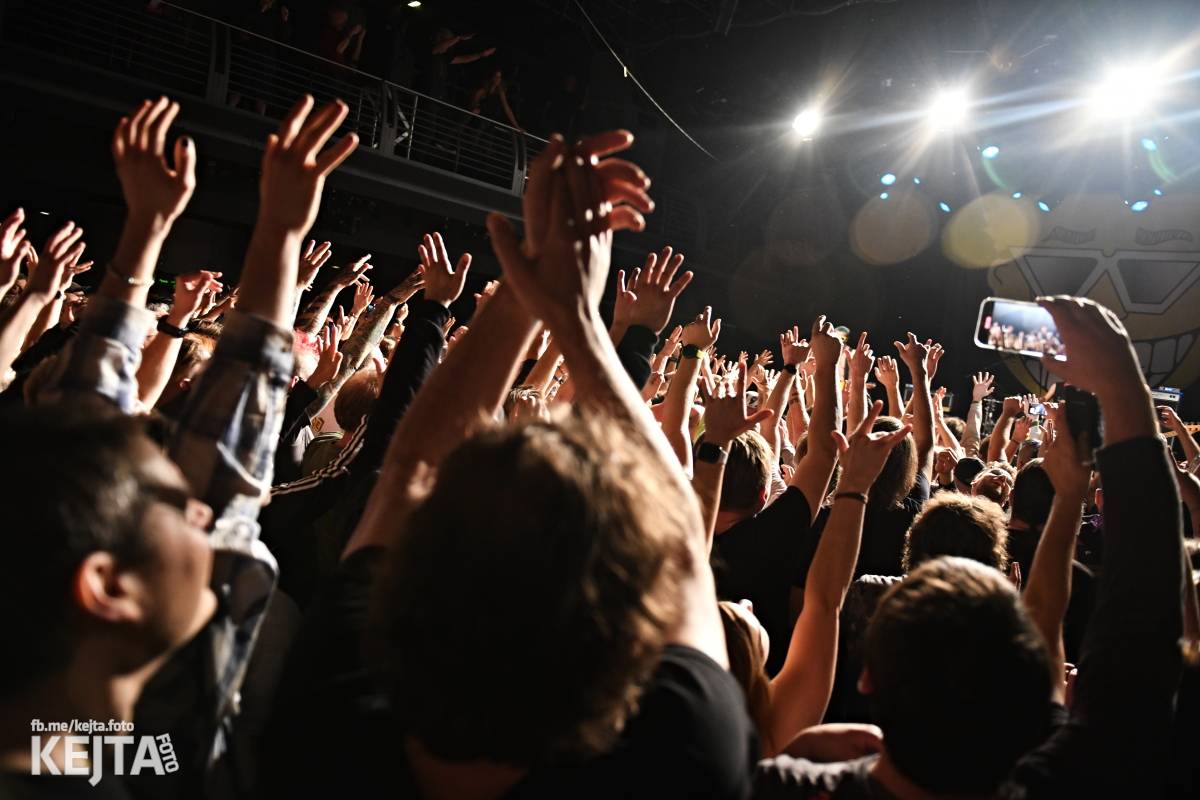 Punkoví Toy Dolls zaplnili pražské Divadlo Archa