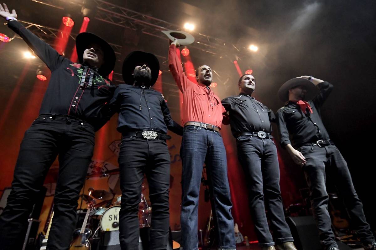 Finští Steve'N'Seagulls předvedli brněnskému Sonu rockové pecky v bluegrassovém hávu