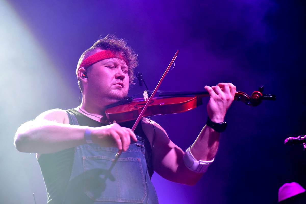 Finští Steve'N'Seagulls předvedli brněnskému Sonu rockové pecky v bluegrassovém hávu