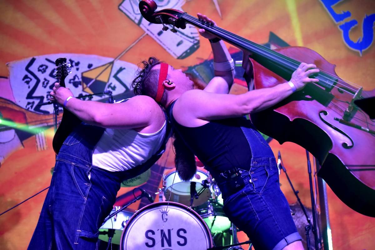 Finští Steve'N'Seagulls předvedli brněnskému Sonu rockové pecky v bluegrassovém hávu