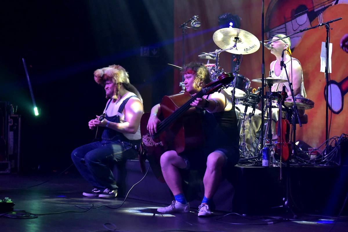 Finští Steve'N'Seagulls předvedli brněnskému Sonu rockové pecky v bluegrassovém hávu