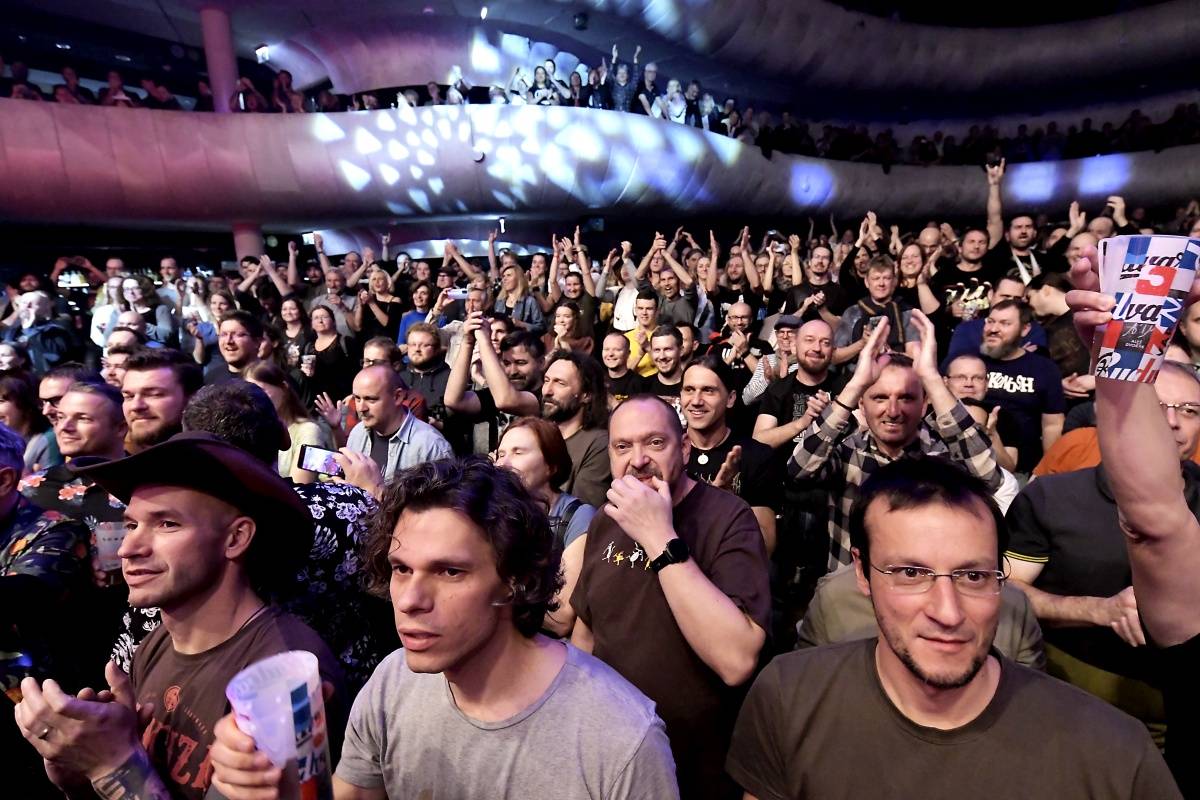 Finští Steve'N'Seagulls předvedli brněnskému Sonu rockové pecky v bluegrassovém hávu