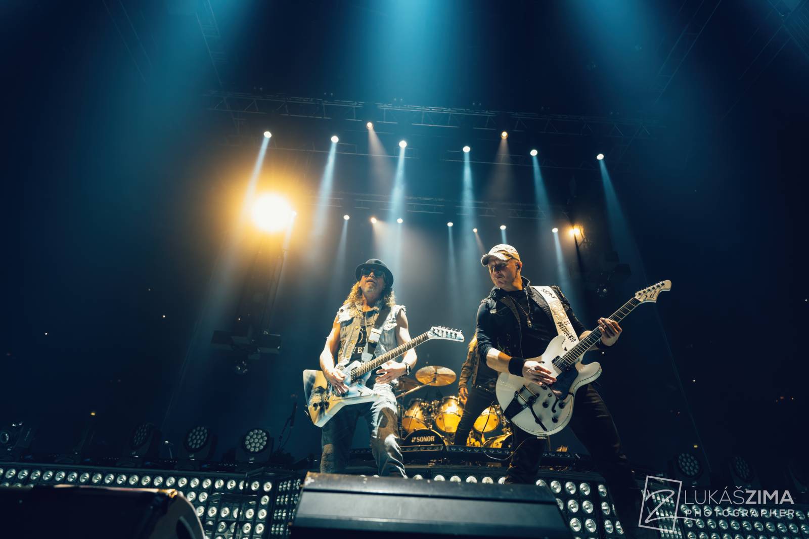 Kabát potvrdil, že stále patří mezi českou rockovou špičku. V Praze s ním zpívala celá O2 arena