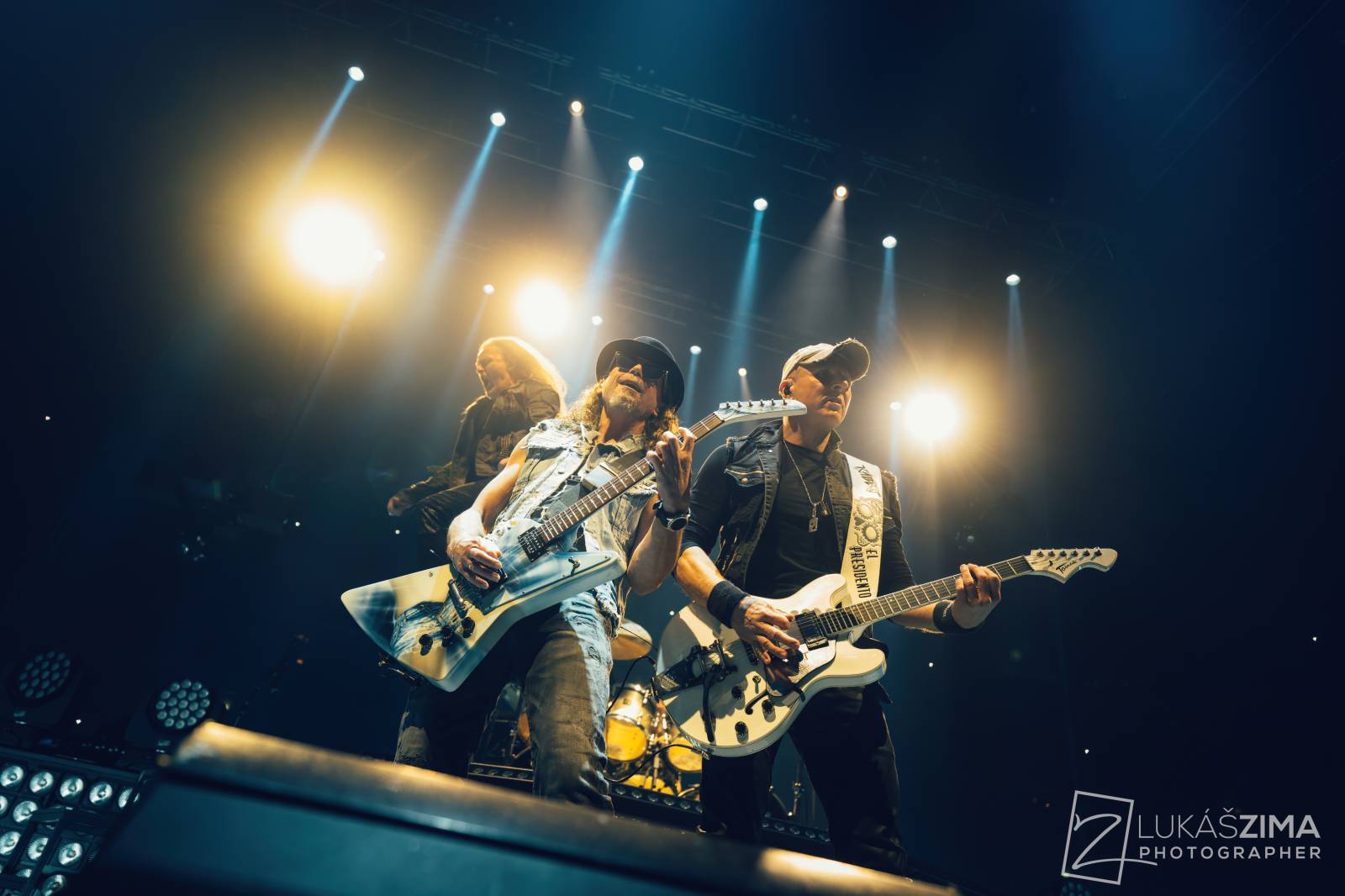 Kabát potvrdil, že stále patří mezi českou rockovou špičku. V Praze s ním zpívala celá O2 arena