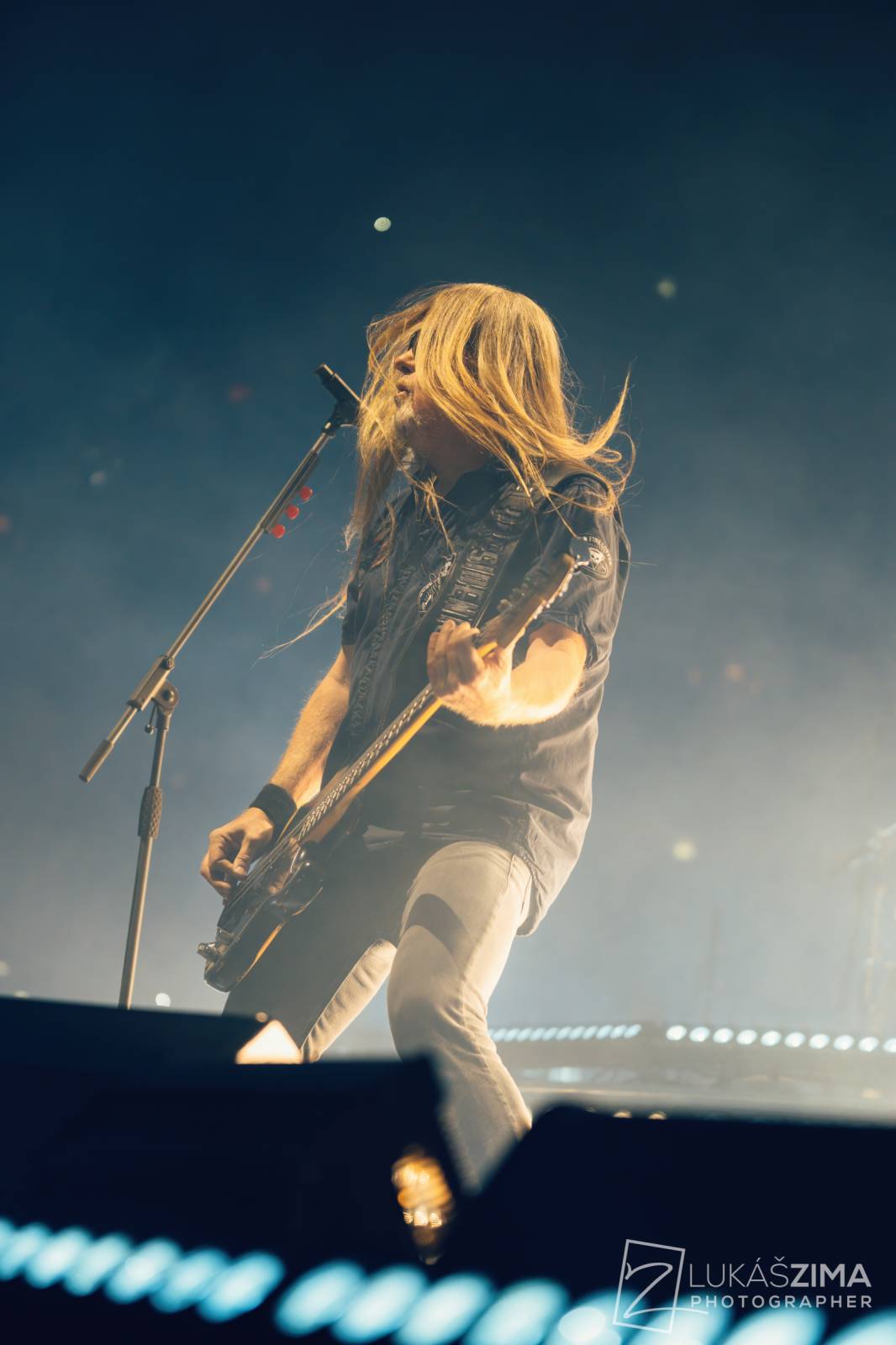 Kabát potvrdil, že stále patří mezi českou rockovou špičku. V Praze s ním zpívala celá O2 arena