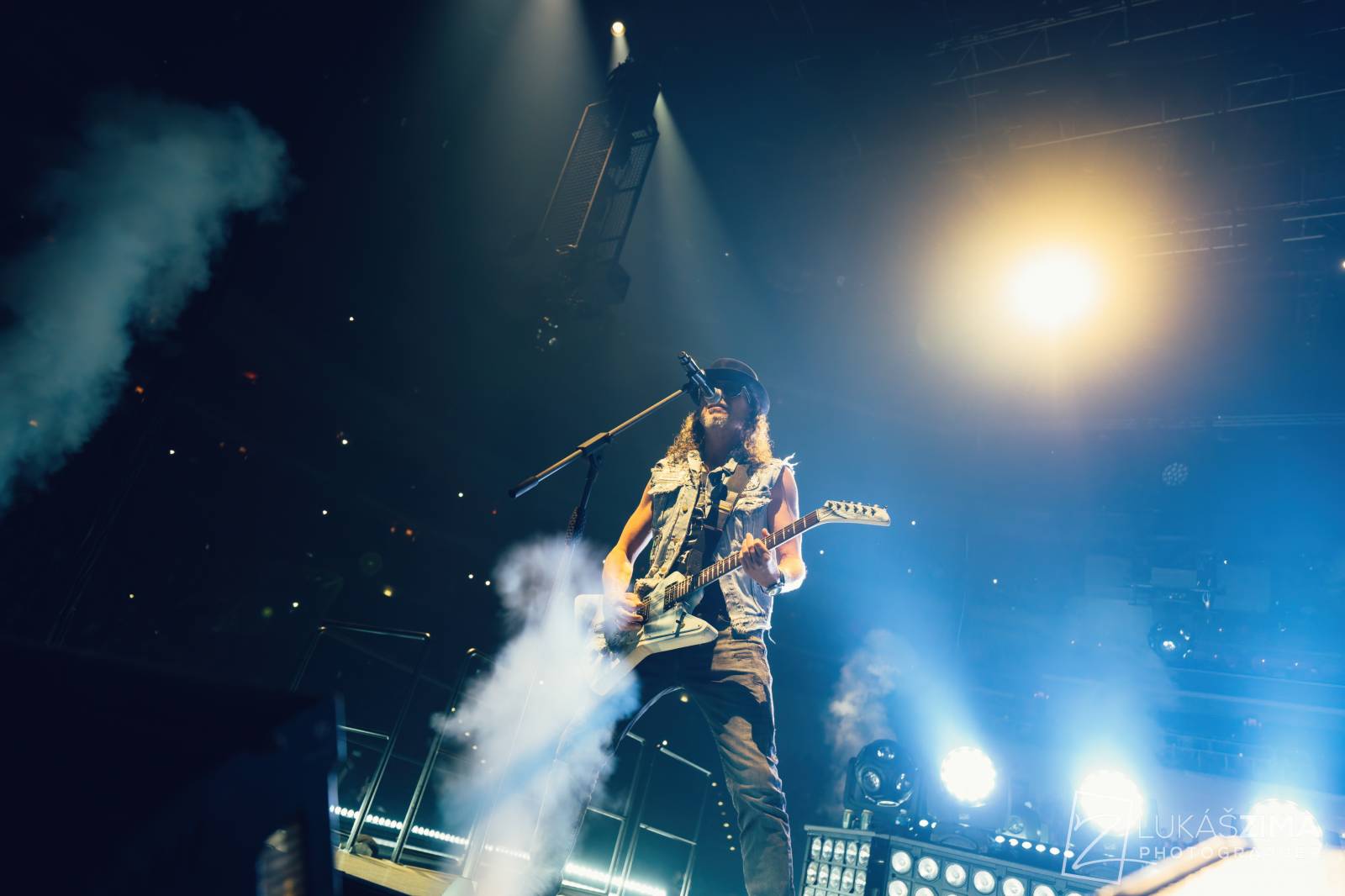 Kabát potvrdil, že stále patří mezi českou rockovou špičku. V Praze s ním zpívala celá O2 arena