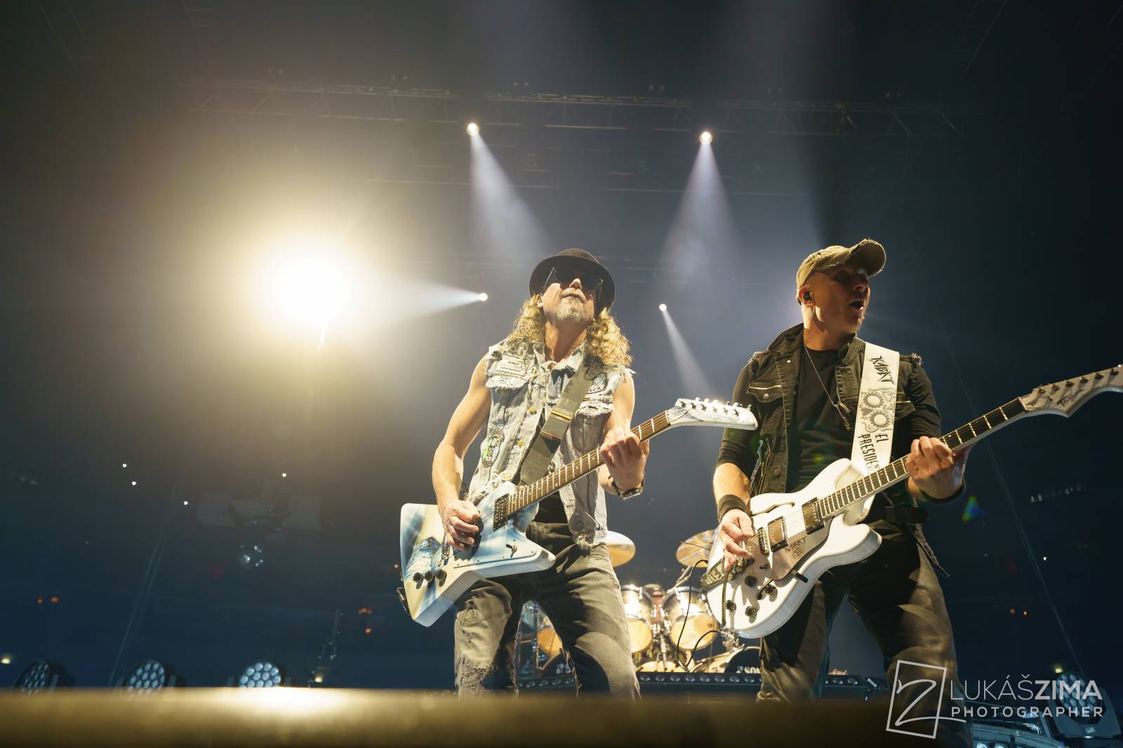 Kabát potvrdil, že stále patří mezi českou rockovou špičku. V Praze s ním zpívala celá O2 arena