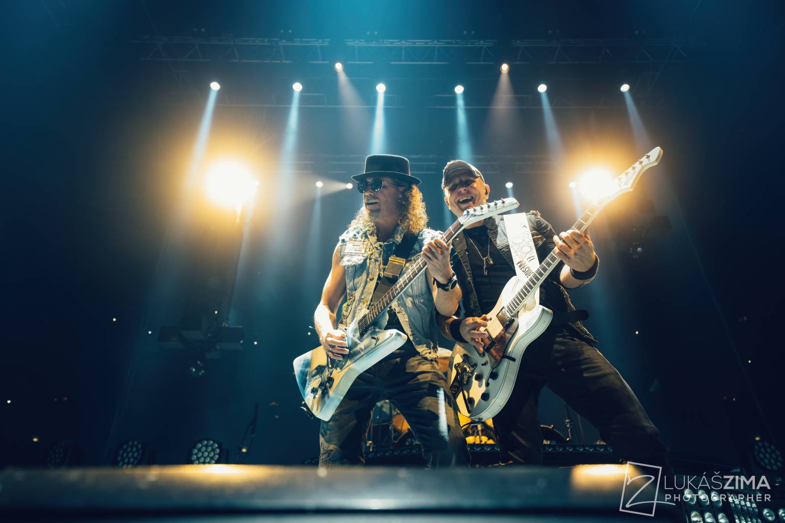 Kabát potvrdil, že stále patří mezi českou rockovou špičku. V Praze s ním zpívala celá O2 arena