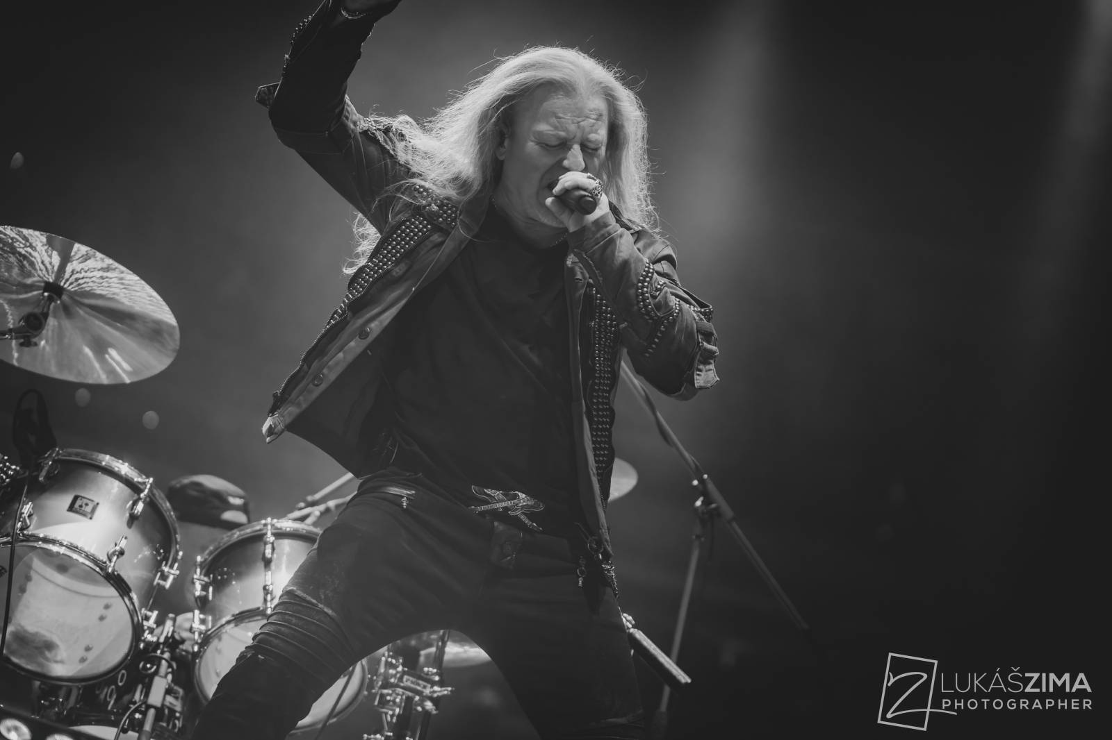 Kabát potvrdil, že stále patří mezi českou rockovou špičku. V Praze s ním zpívala celá O2 arena