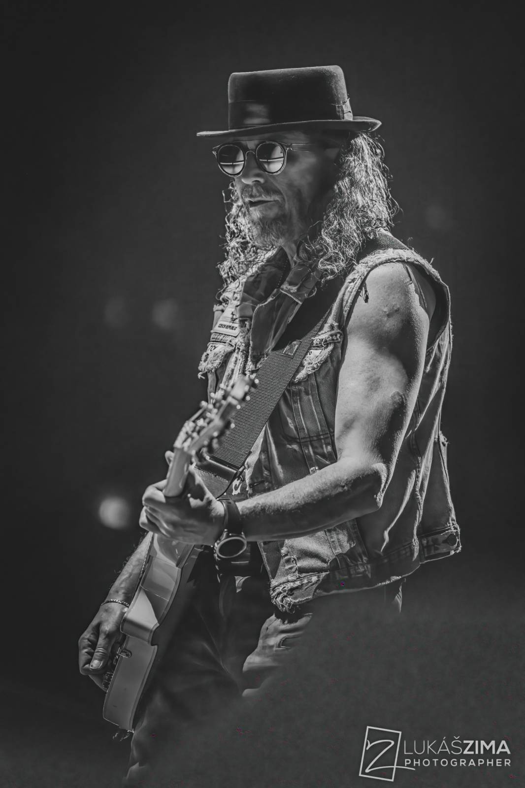 Kabát potvrdil, že stále patří mezi českou rockovou špičku. V Praze s ním zpívala celá O2 arena