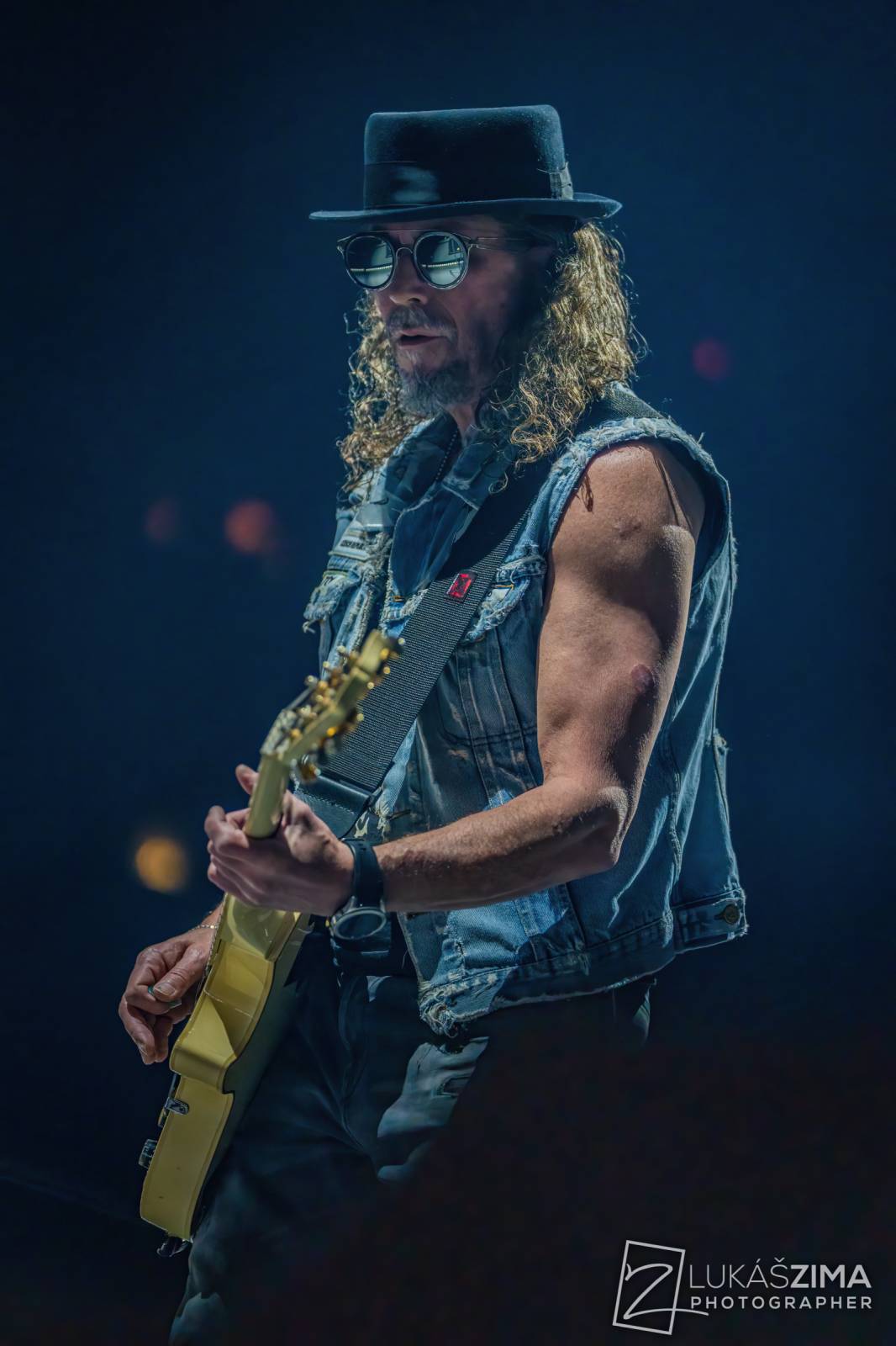 Kabát potvrdil, že stále patří mezi českou rockovou špičku. V Praze s ním zpívala celá O2 arena