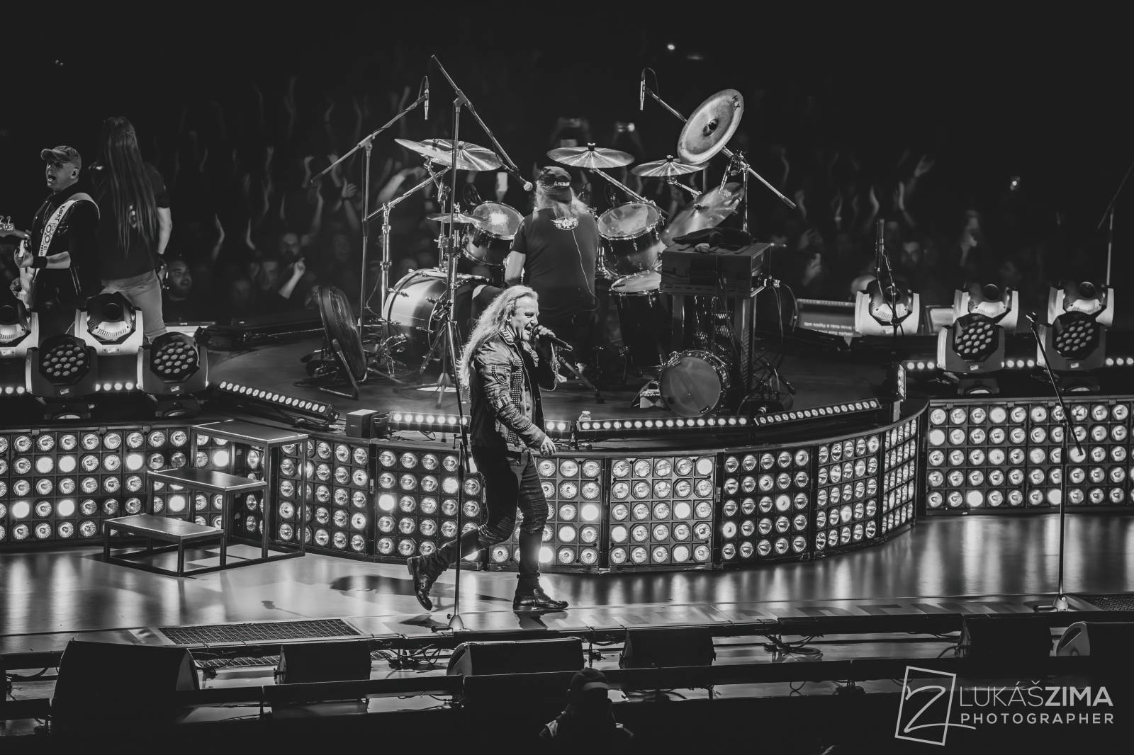 Kabát potvrdil, že stále patří mezi českou rockovou špičku. V Praze s ním zpívala celá O2 arena