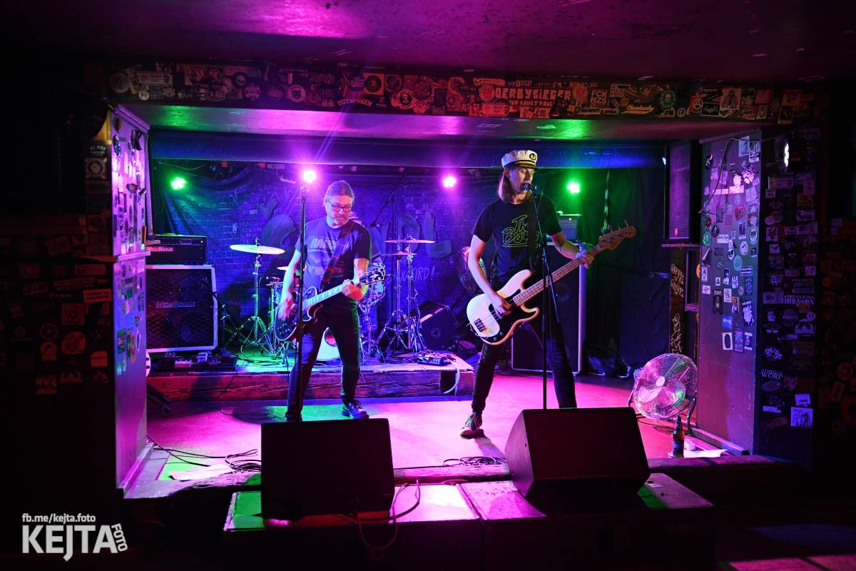 Divoký večer na strahovské Sedmičce patřil Švindlu, Lordu Alexovi a Bratislavským Dievčatám