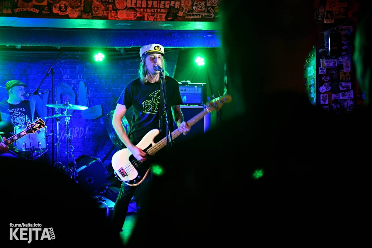 Divoký večer na strahovské Sedmičce patřil Švindlu, Lordu Alexovi a Bratislavským Dievčatám