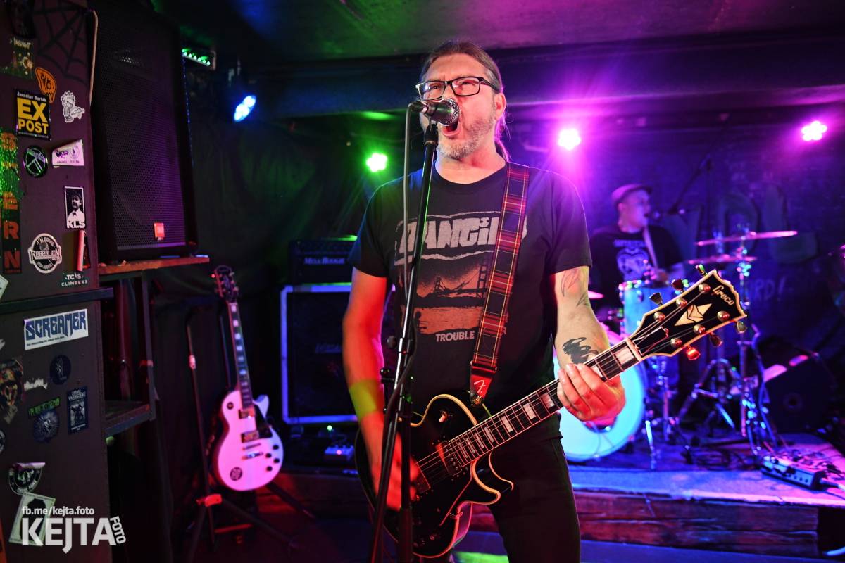 Divoký večer na strahovské Sedmičce patřil Švindlu, Lordu Alexovi a Bratislavským Dievčatám