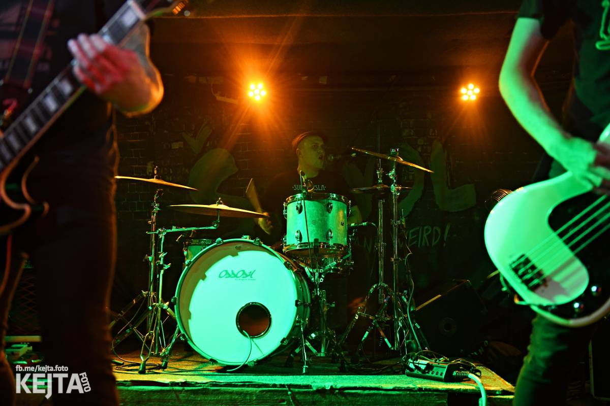 Divoký večer na strahovské Sedmičce patřil Švindlu, Lordu Alexovi a Bratislavským Dievčatám