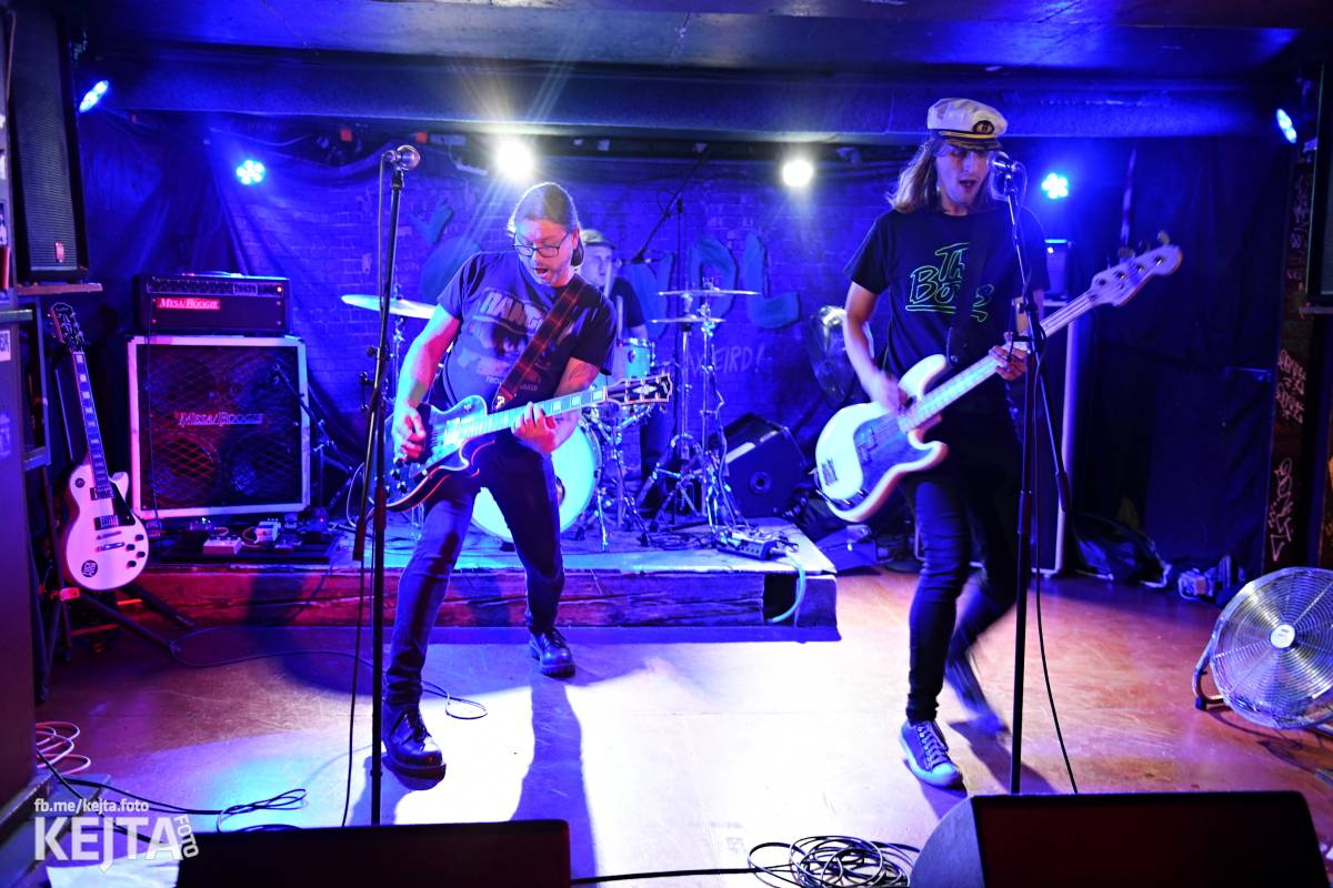 Divoký večer na strahovské Sedmičce patřil Švindlu, Lordu Alexovi a Bratislavským Dievčatám