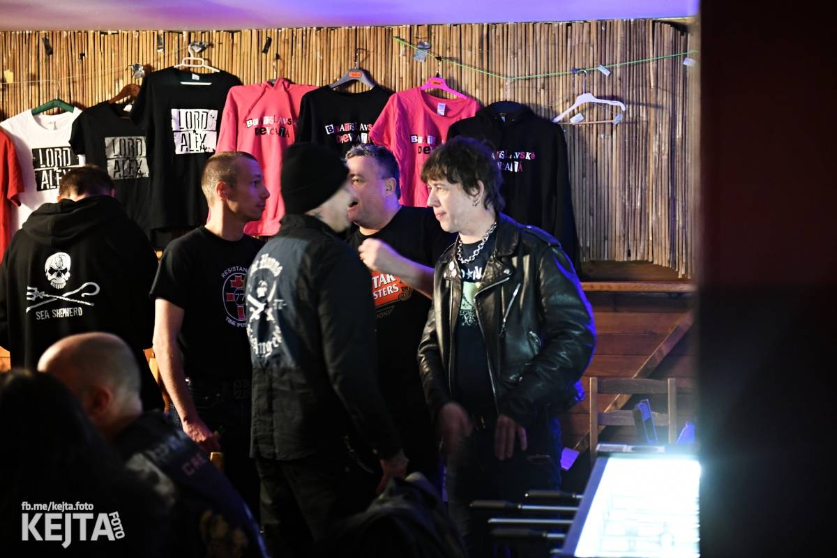 Divoký večer na strahovské Sedmičce patřil Švindlu, Lordu Alexovi a Bratislavským Dievčatám