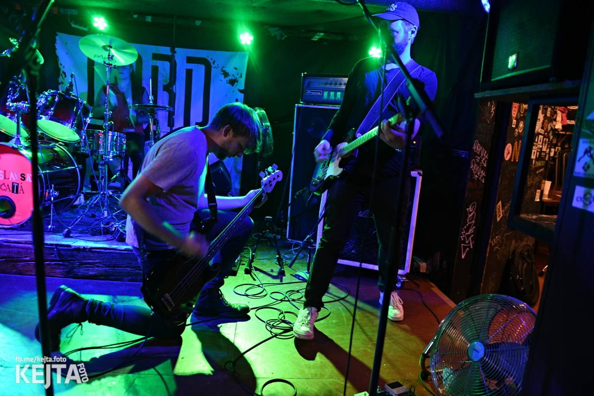 Divoký večer na strahovské Sedmičce patřil Švindlu, Lordu Alexovi a Bratislavským Dievčatám