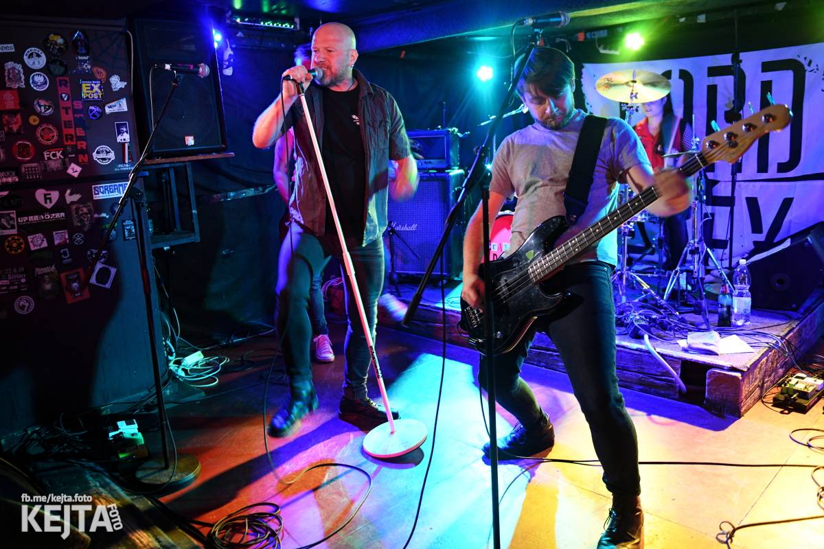 Divoký večer na strahovské Sedmičce patřil Švindlu, Lordu Alexovi a Bratislavským Dievčatám