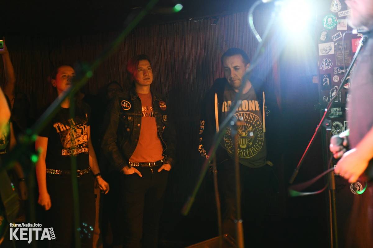 Divoký večer na strahovské Sedmičce patřil Švindlu, Lordu Alexovi a Bratislavským Dievčatám