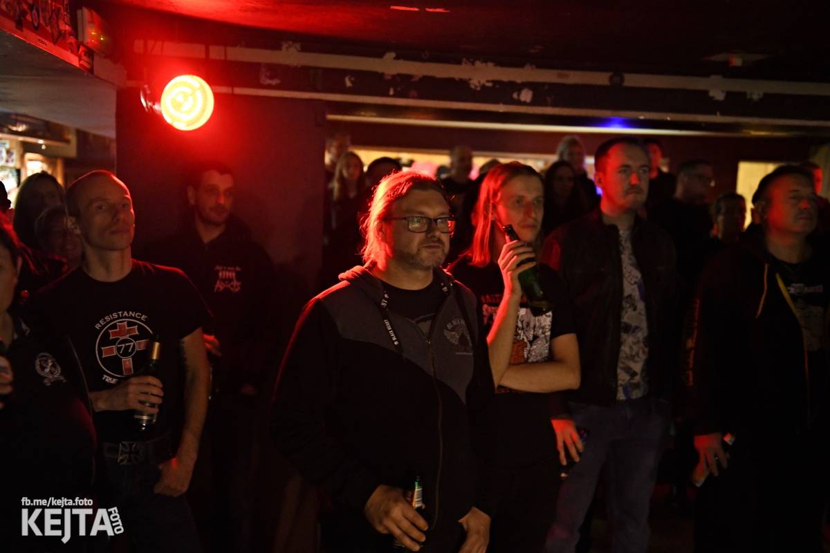 Divoký večer na strahovské Sedmičce patřil Švindlu, Lordu Alexovi a Bratislavským Dievčatám