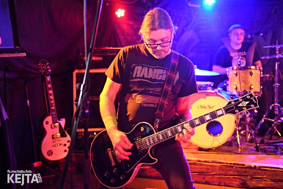 Divoký večer na strahovské Sedmičce patřil Švindlu, Lordu Alexovi a Bratislavským Dievčatám