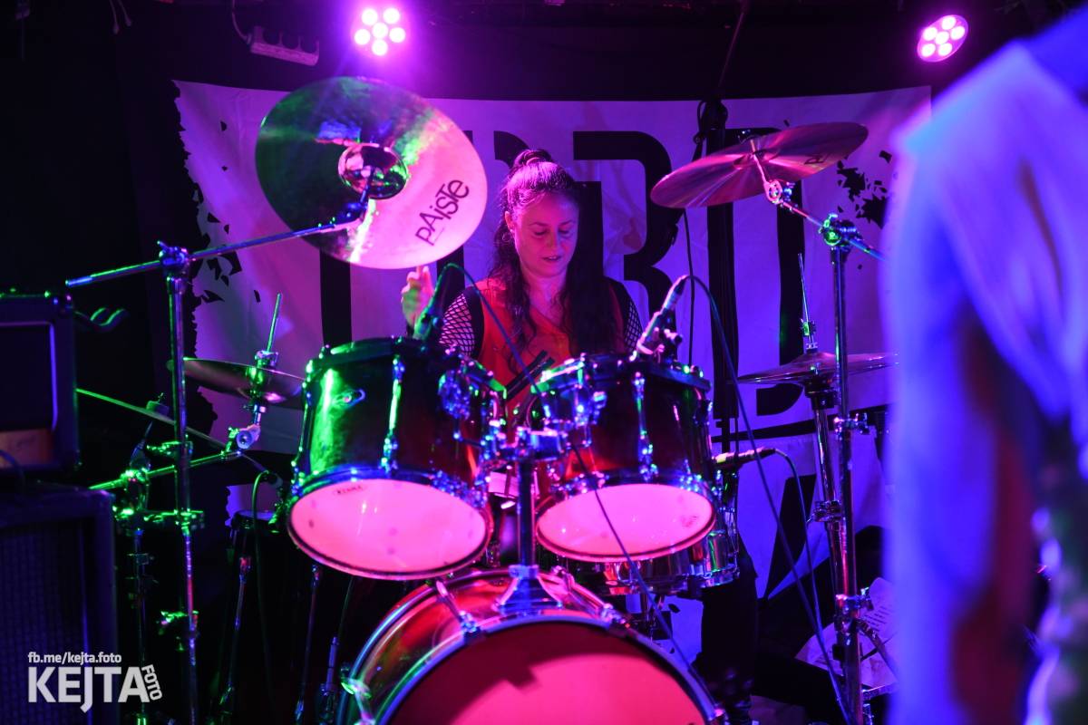 Divoký večer na strahovské Sedmičce patřil Švindlu, Lordu Alexovi a Bratislavským Dievčatám