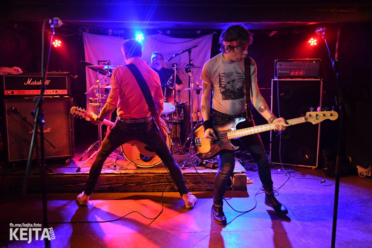 Divoký večer na strahovské Sedmičce patřil Švindlu, Lordu Alexovi a Bratislavským Dievčatám