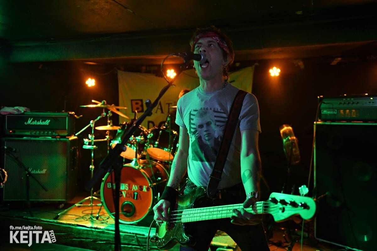 Divoký večer na strahovské Sedmičce patřil Švindlu, Lordu Alexovi a Bratislavským Dievčatám