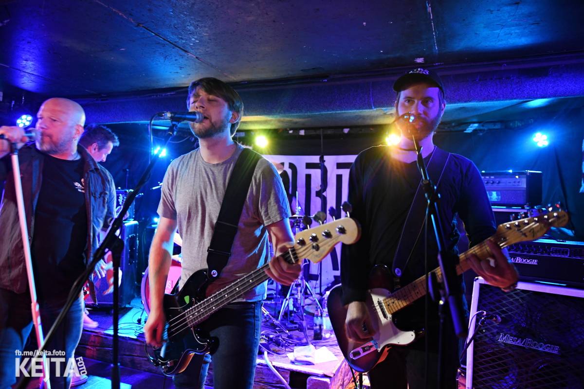 Divoký večer na strahovské Sedmičce patřil Švindlu, Lordu Alexovi a Bratislavským Dievčatám