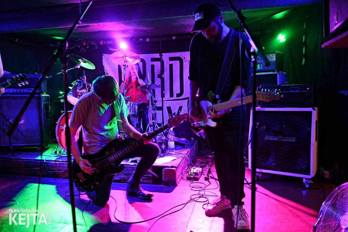 Divoký večer na strahovské Sedmičce patřil Švindlu, Lordu Alexovi a Bratislavským Dievčatám