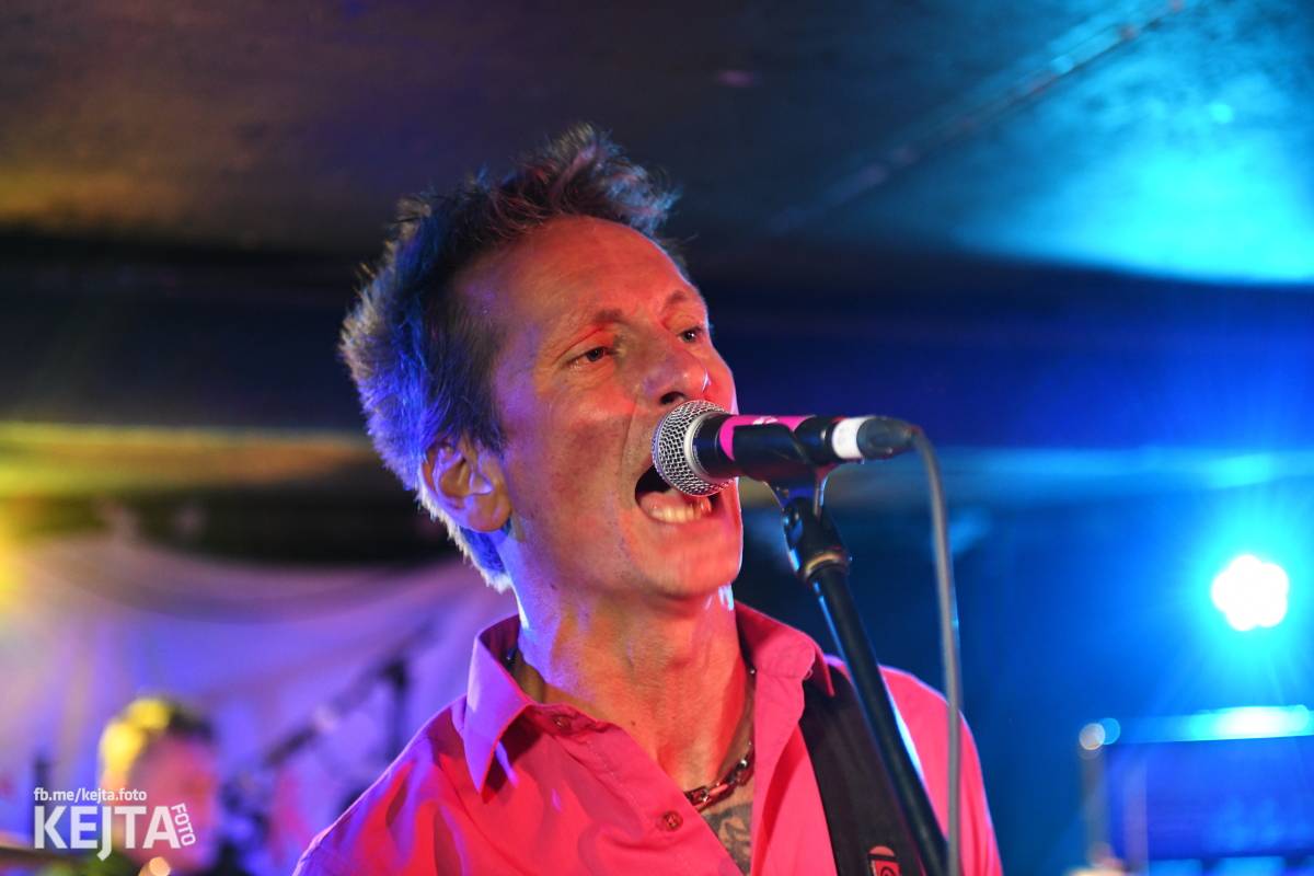 Divoký večer na strahovské Sedmičce patřil Švindlu, Lordu Alexovi a Bratislavským Dievčatám