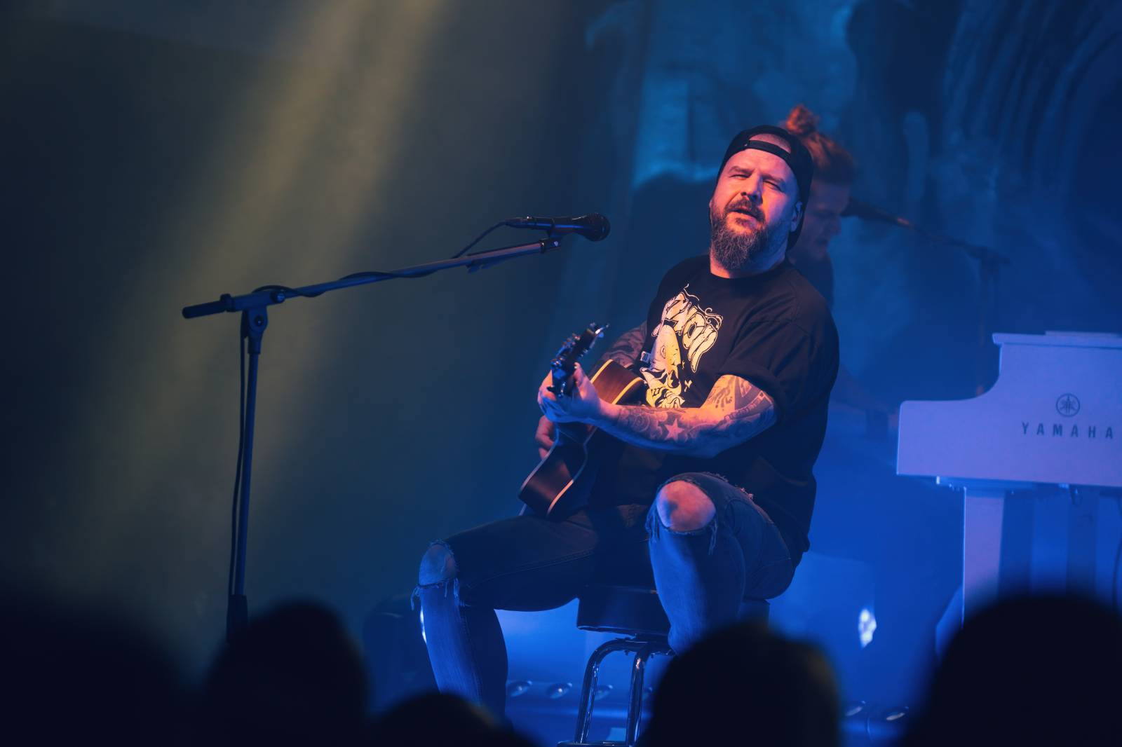 Škwor zaplnili Lucerna Music Bar, fanouškům nabídli písně v akustickém podání