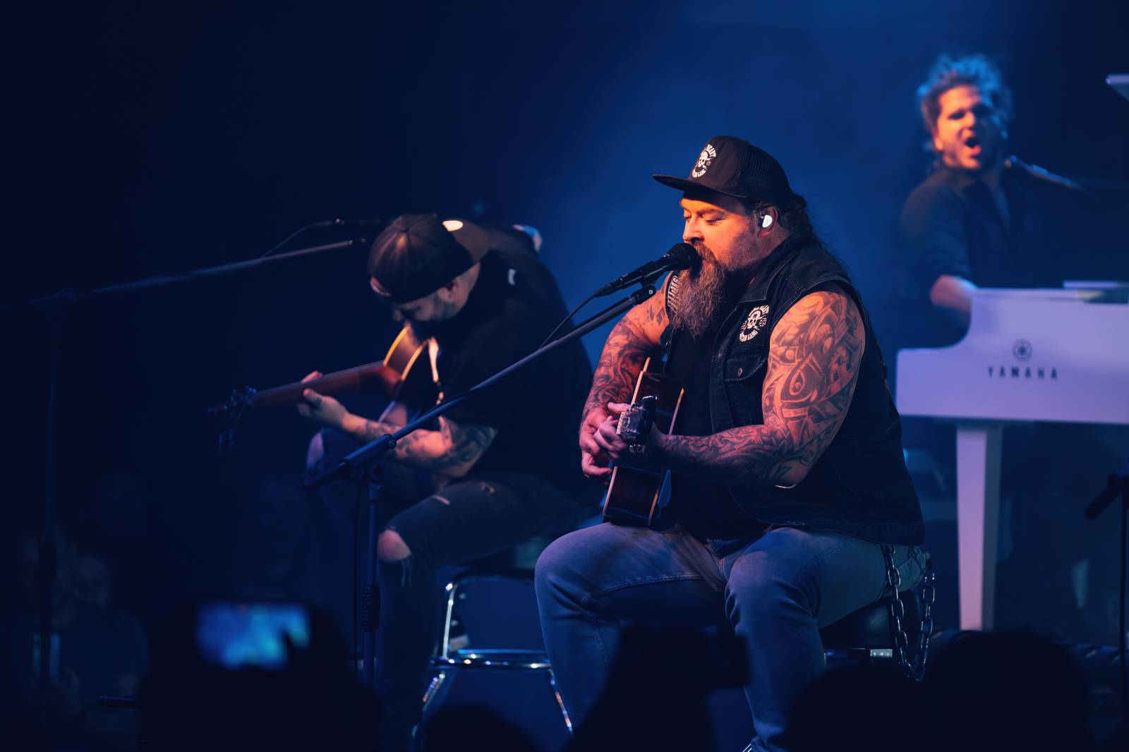 Škwor zaplnili Lucerna Music Bar, fanouškům nabídli písně v akustickém podání