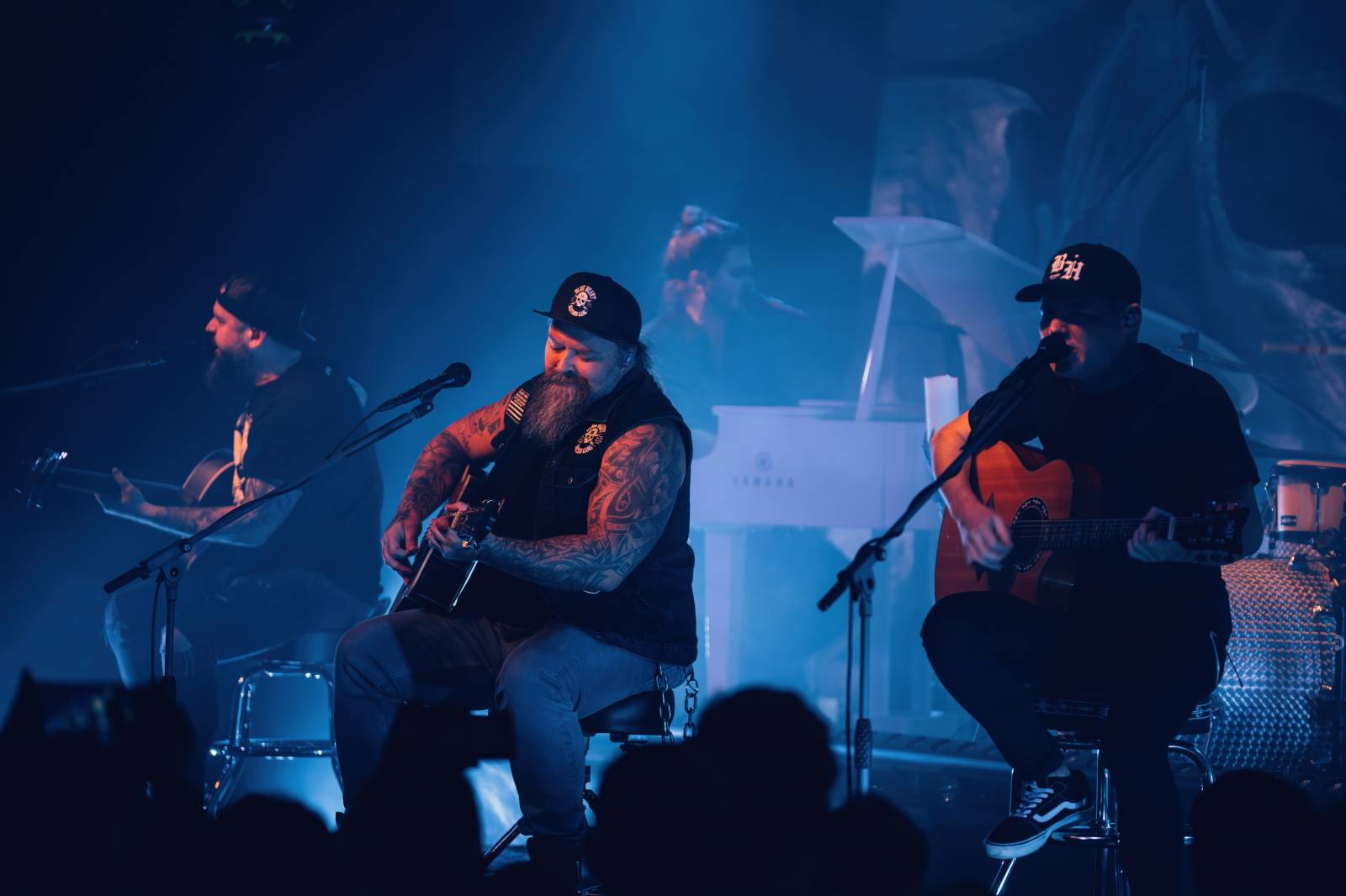 Škwor zaplnili Lucerna Music Bar, fanouškům nabídli písně v akustickém podání