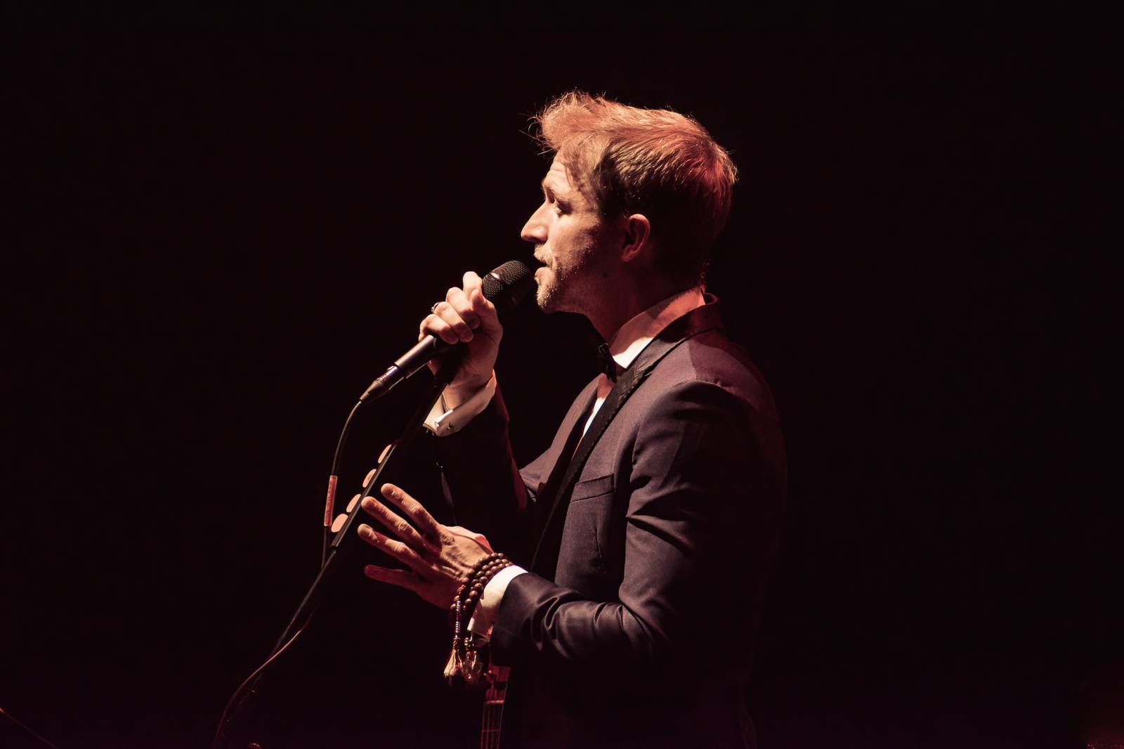 Tomáš Klus pohladil pardubické publikum na duši