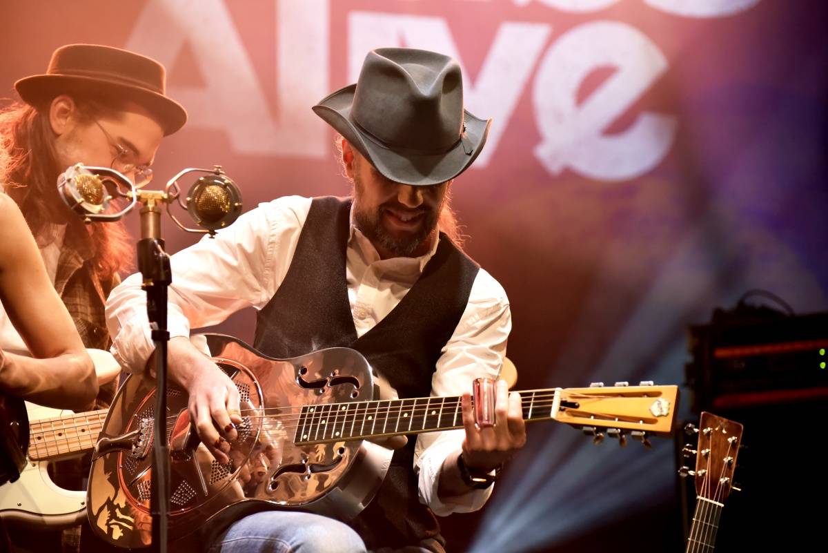 Blues Alive v Šumperku uctil Ettu James, zahráli Ana Popović i The Turtev Brothers