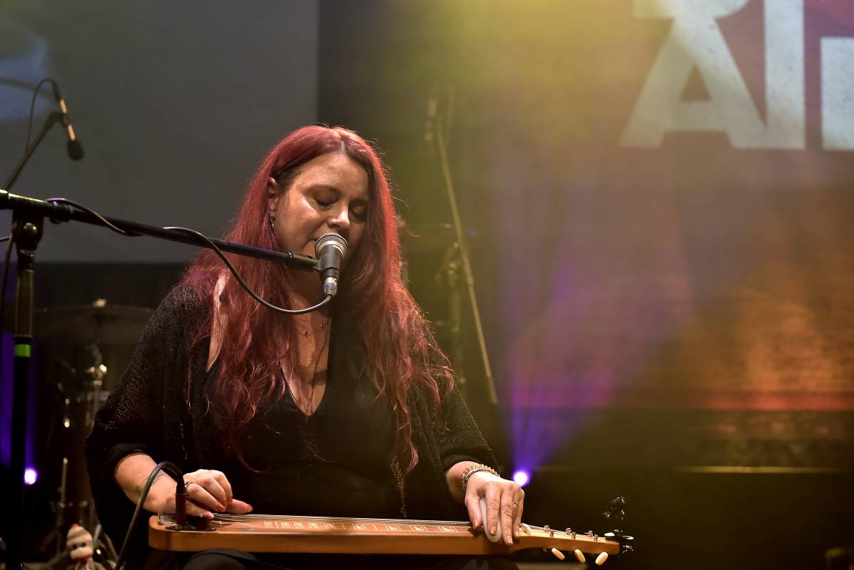 Blues Alive v Šumperku uctil Ettu James, zahráli Ana Popović i The Turtev Brothers