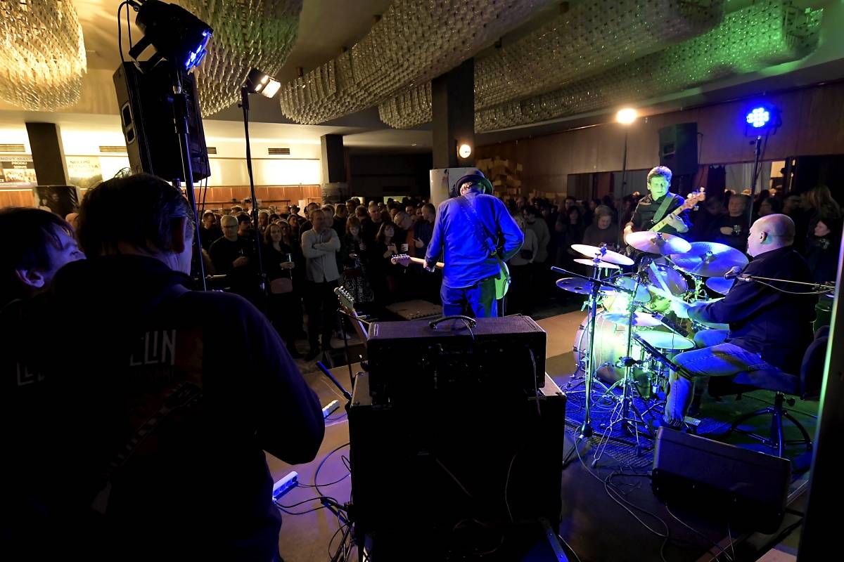 Blues Alive v Šumperku uctil Ettu James, zahráli Ana Popović i The Turtev Brothers