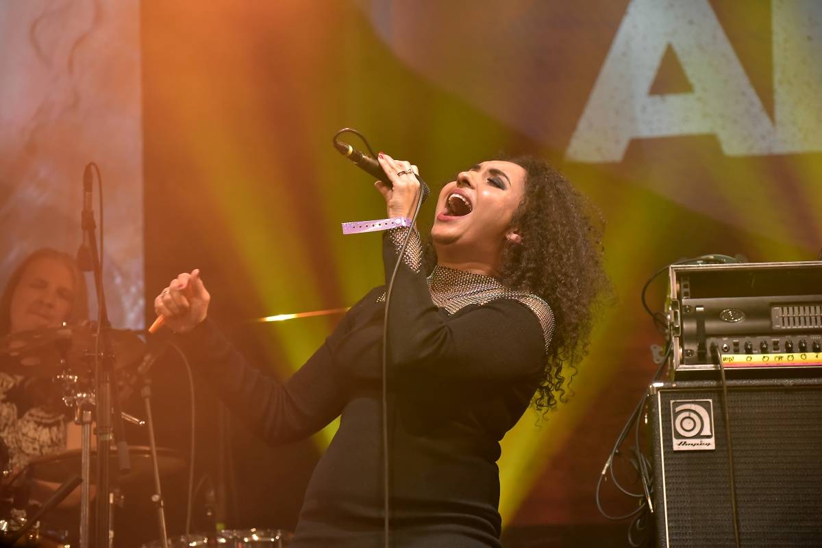 Blues Alive v Šumperku uctil Ettu James, zahráli Ana Popović i The Turtev Brothers