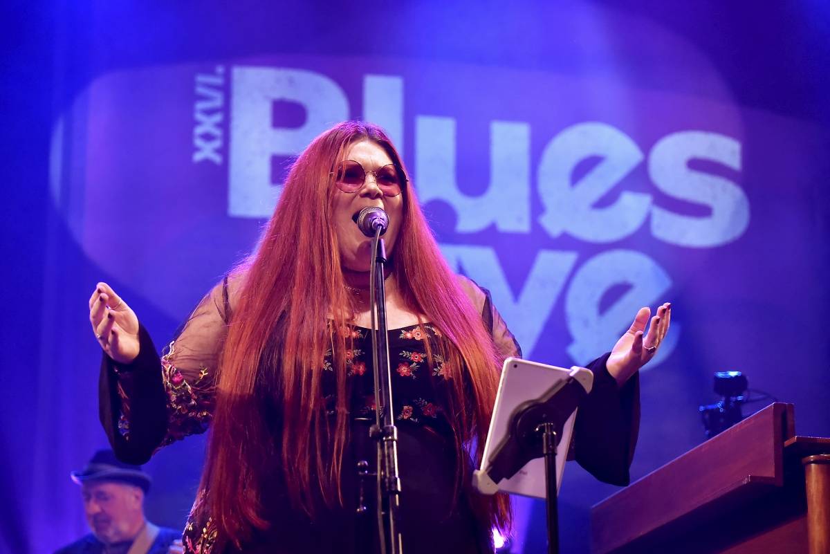 Blues Alive v Šumperku uctil Ettu James, zahráli Ana Popović i The Turtev Brothers