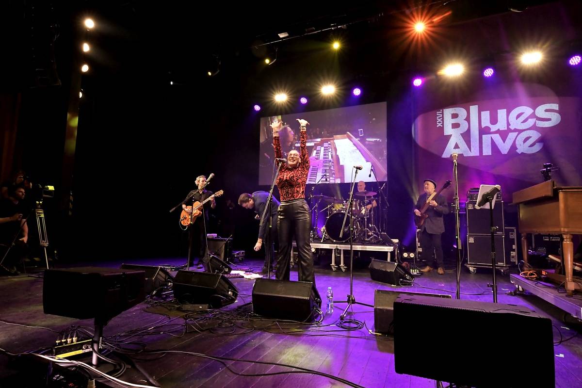 Blues Alive v Šumperku uctil Ettu James, zahráli Ana Popović i The Turtev Brothers